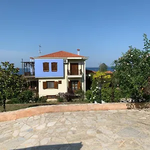 κάντε κράτηση εδώ